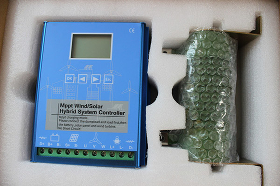 MPPT বায়ু এবং সৌর হাইব্রিড কন্ট্রোলার ব্যাটারি 12V 24V 800W এর সাথে সংযুক্ত